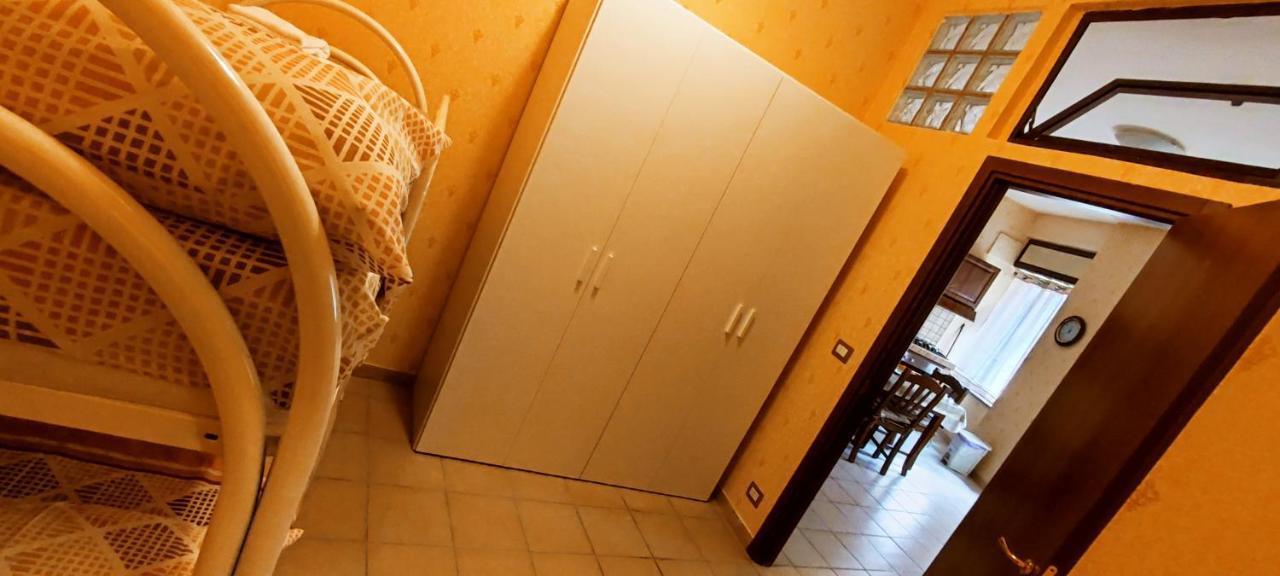 Casa Vacanza Dinastia Borbone - Centro Storico Neapel Exterior foto